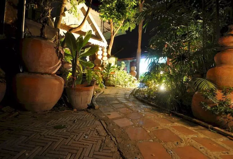 Ayutthaya Bouchic Hostel