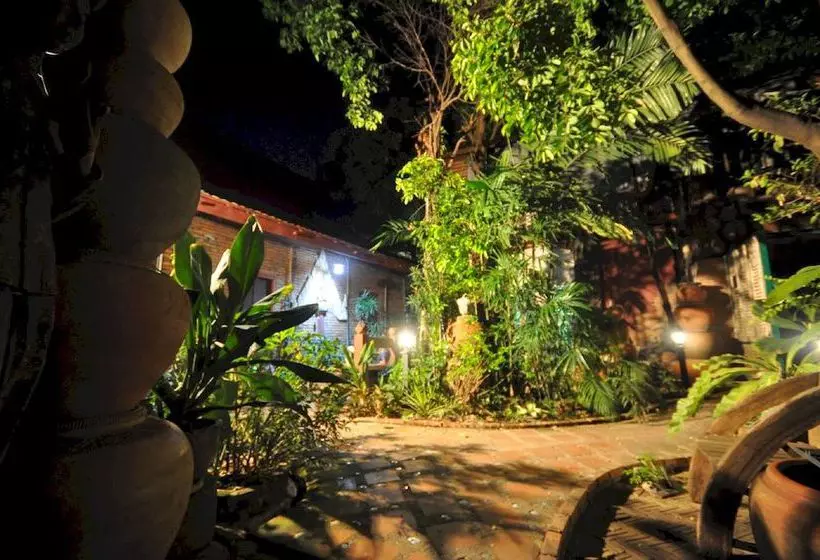 Ayutthaya Bouchic Hostel