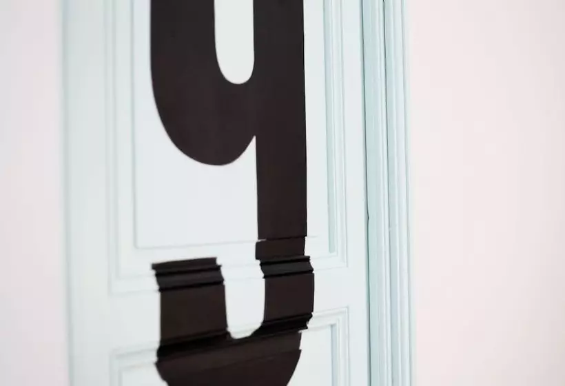 تختخواب و صبحانه Art Factory Soho