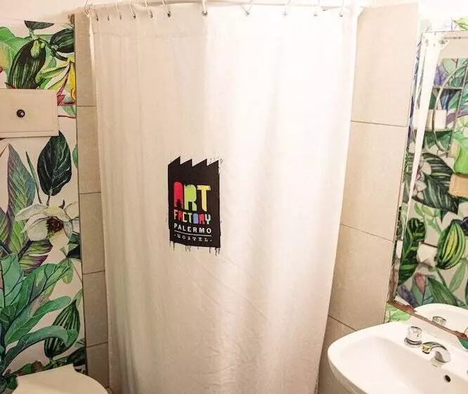 تختخواب و صبحانه Art Factory Soho