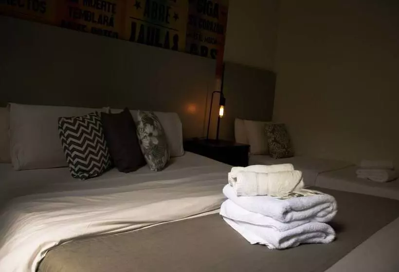 تختخواب و صبحانه Art Factory Soho