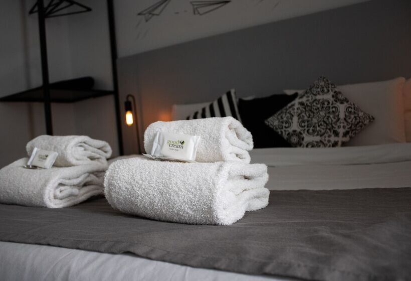 تختخواب و صبحانه Art Factory Soho