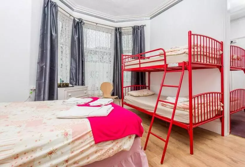 مبيت وإفطار Uk Travel & Hospitality Ltd Ta Canberra