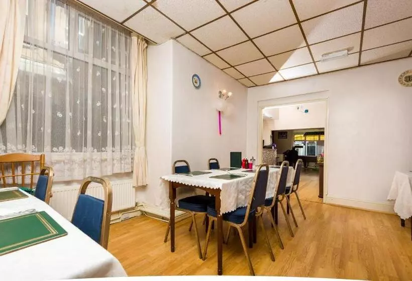 مبيت وإفطار Uk Travel & Hospitality Ltd Ta Canberra