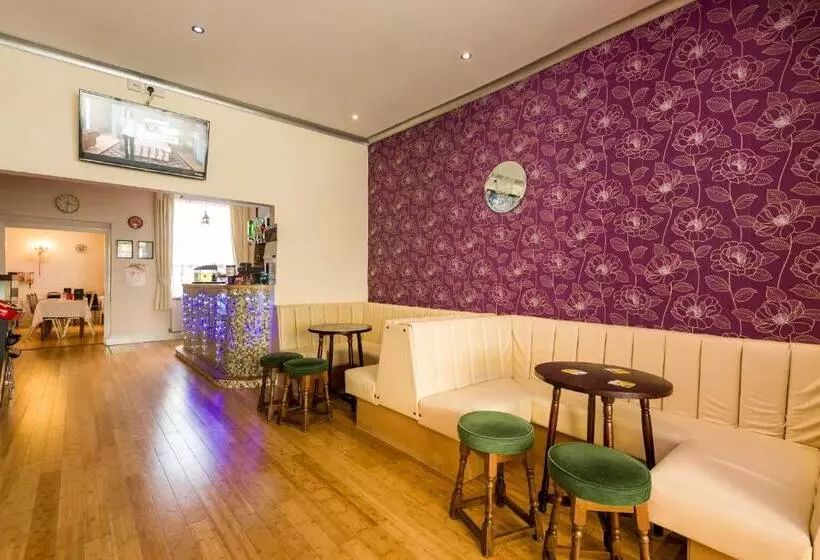 مبيت وإفطار Uk Travel & Hospitality Ltd Ta Canberra