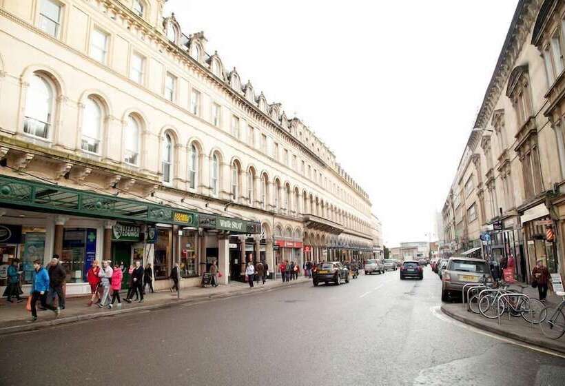 Homestay Bristol   Hostel