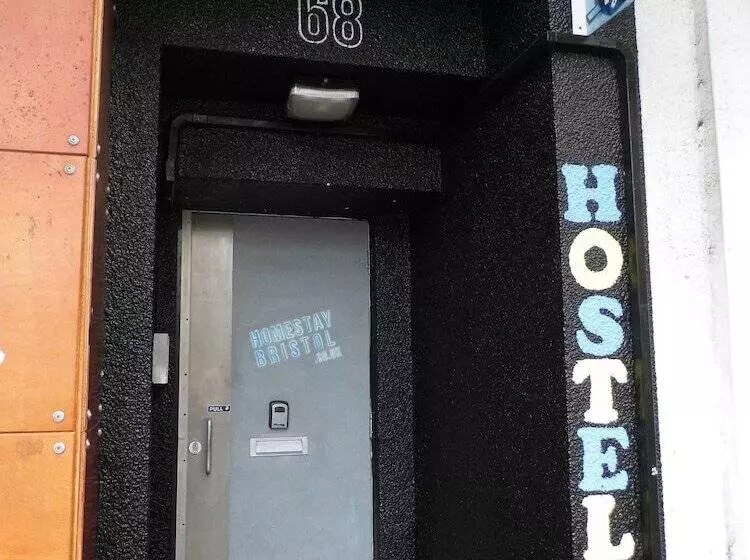 Homestay Bristol   Hostel