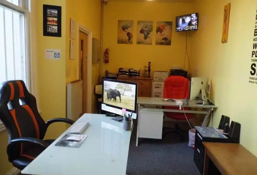 Homestay Bristol   Hostel