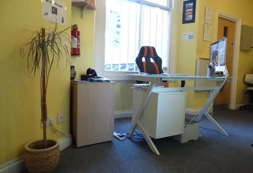 Homestay Bristol   Hostel