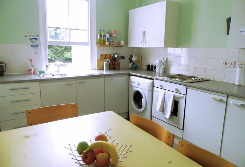 Homestay Bristol   Hostel