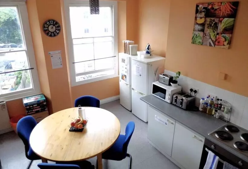 Homestay Bristol   Hostel