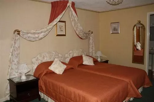 Отель Lantern Lodge