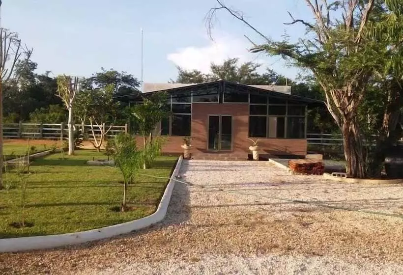 호텔 Los Cedros Uayamon