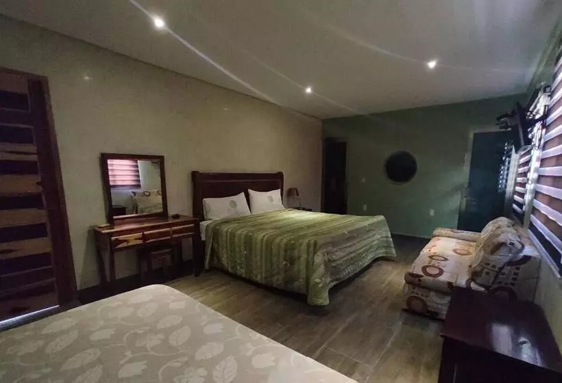 호텔 Los Cedros Uayamon