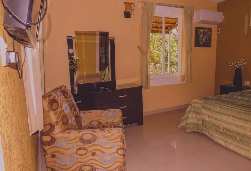 호텔 Los Cedros Uayamon