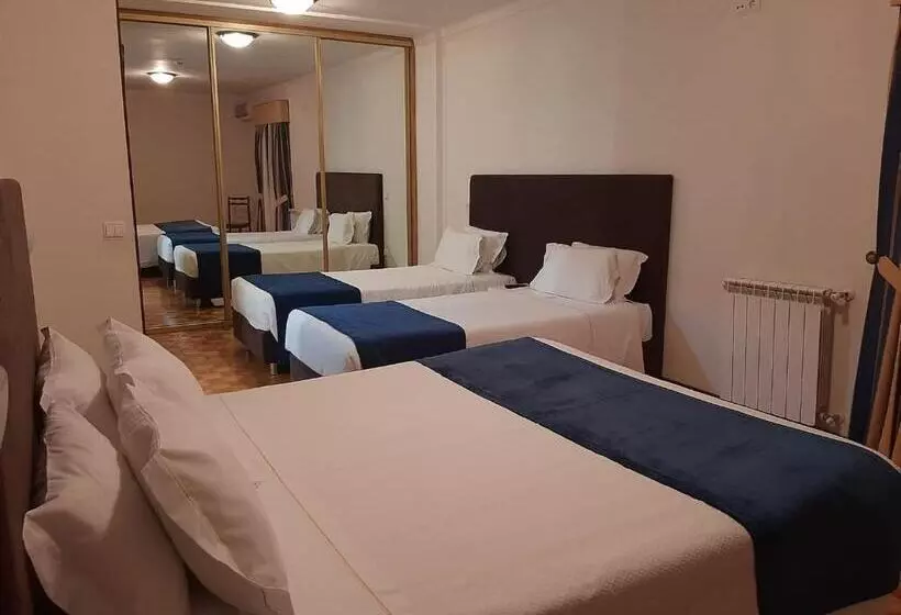 Отель Moderna Do Geres