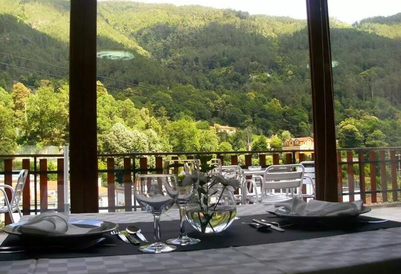 Отель Moderna Do Geres