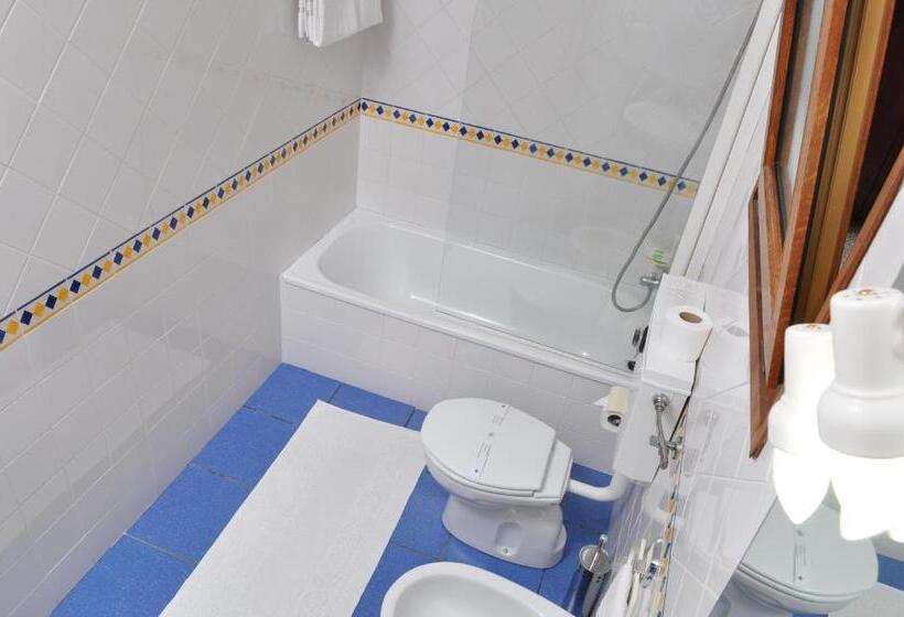 فندق Moderna Do Geres