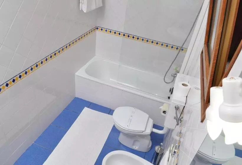 Отель Moderna Do Geres