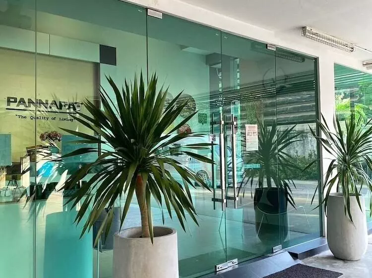 ホテル Pannapat Place