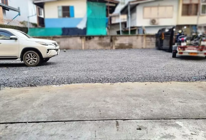 ホテル Pannapat Place