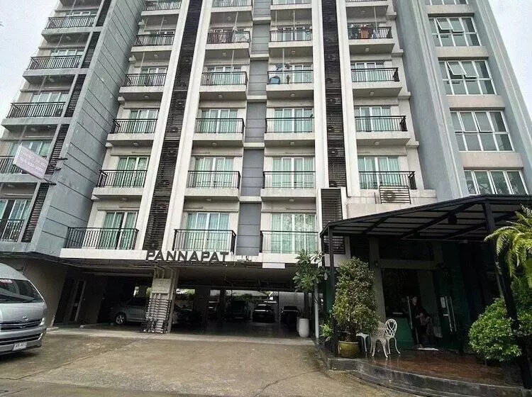 ホテル Pannapat Place