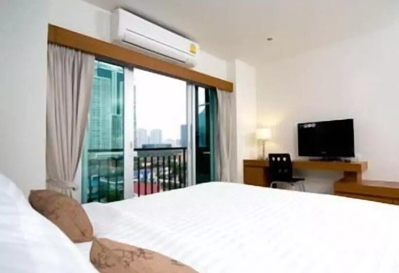 ホテル Pannapat Place