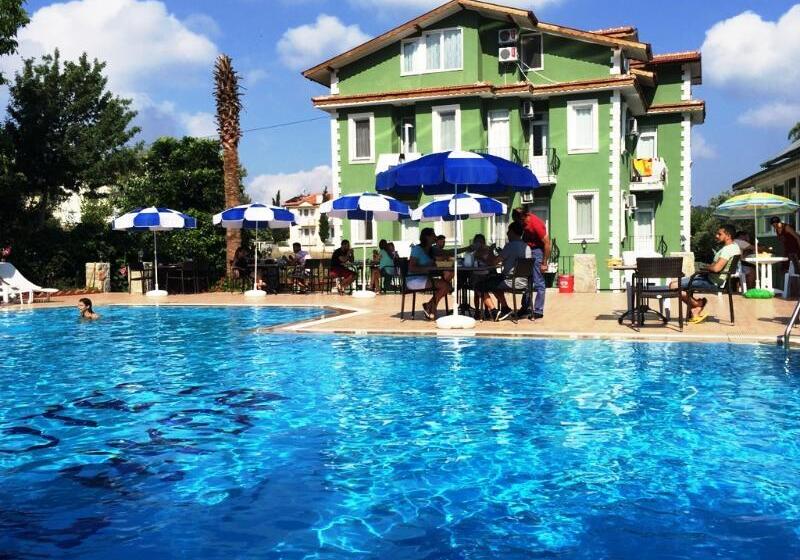 Отель The Green Valley