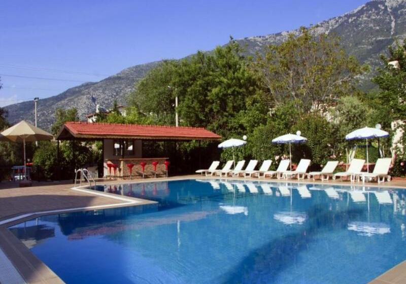 Отель The Green Valley