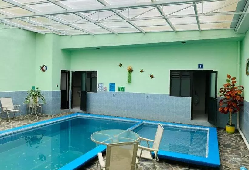 ホテル Tres Flores