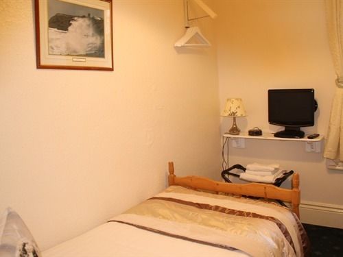 Пансион The Douglas Guest House