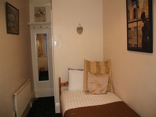 Пансион The Douglas Guest House