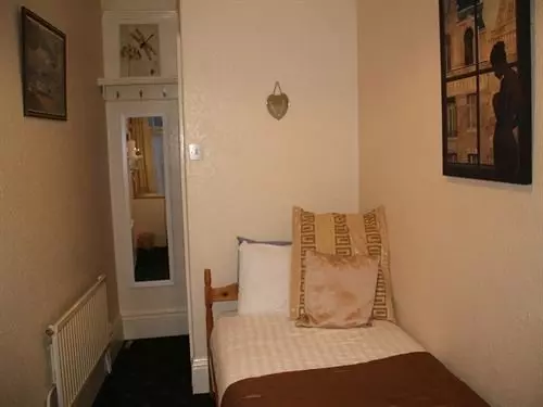 Пансион The Douglas Guest House