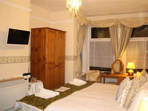 Пансион The Douglas Guest House