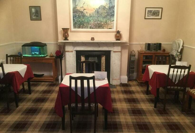 بنسيون Glenora Guest House