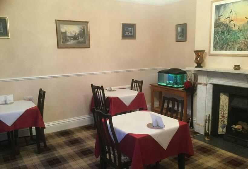 بنسيون Glenora Guest House