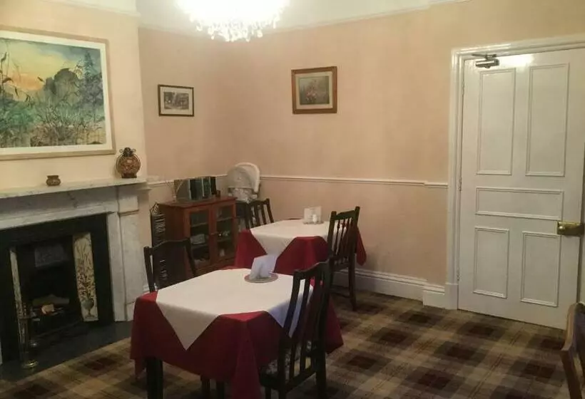 פנסיון Glenora Guest House