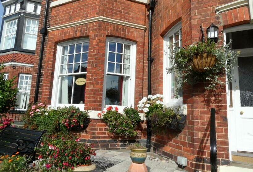 بنسيون Glenora Guest House