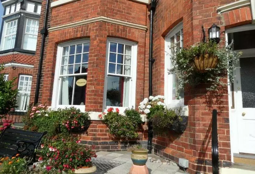 פנסיון Glenora Guest House