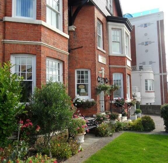 بنسيون Glenora Guest House