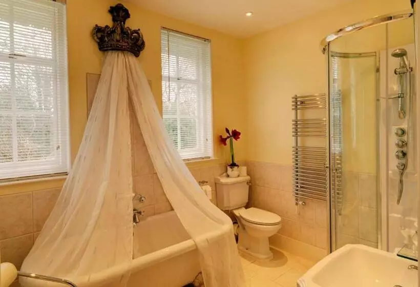 פנסיון Saltcote Place