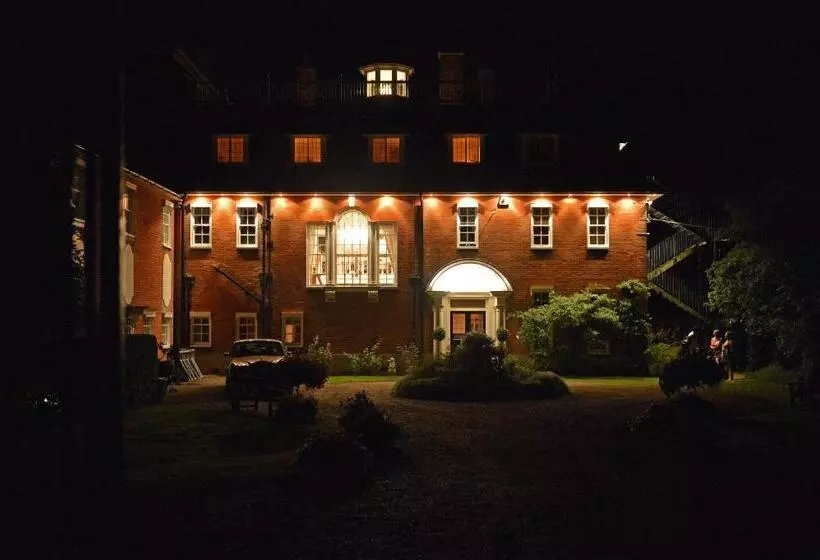 פנסיון Saltcote Place