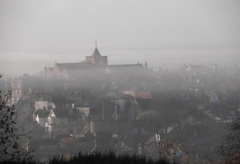 بنسيون Saltcote Place