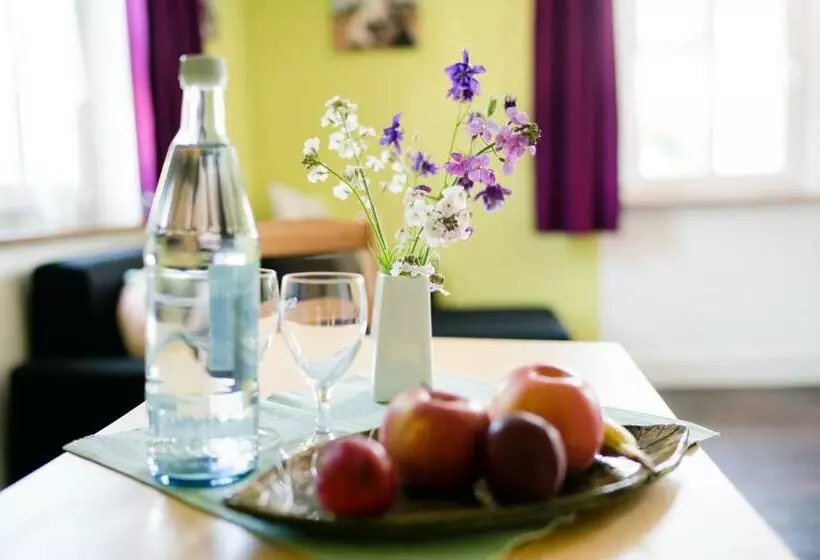 Aamiaismajoitus (B&B) Allerhand Gästezimmer Nohen