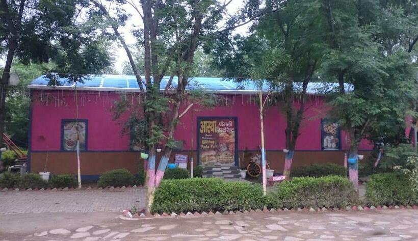 ホテル Aastha Farm