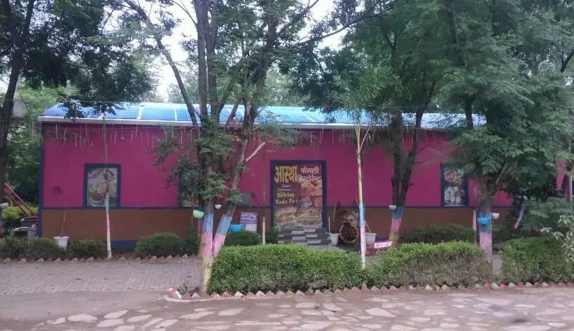 ホテル Aastha Farm
