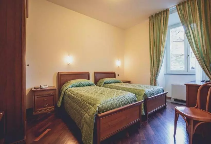 Hotelli Albergo Ristorante Pasqui