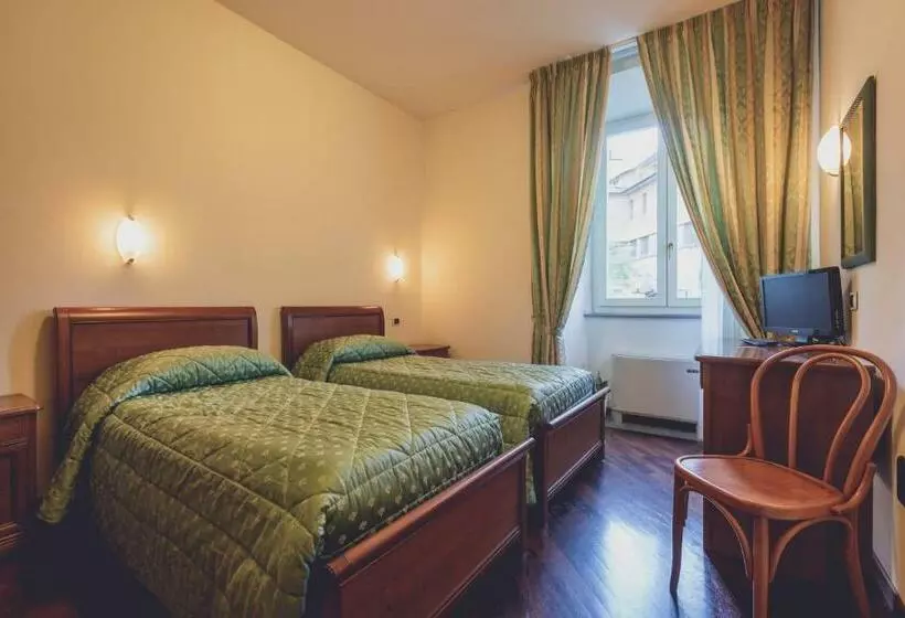 Hotelli Albergo Ristorante Pasqui