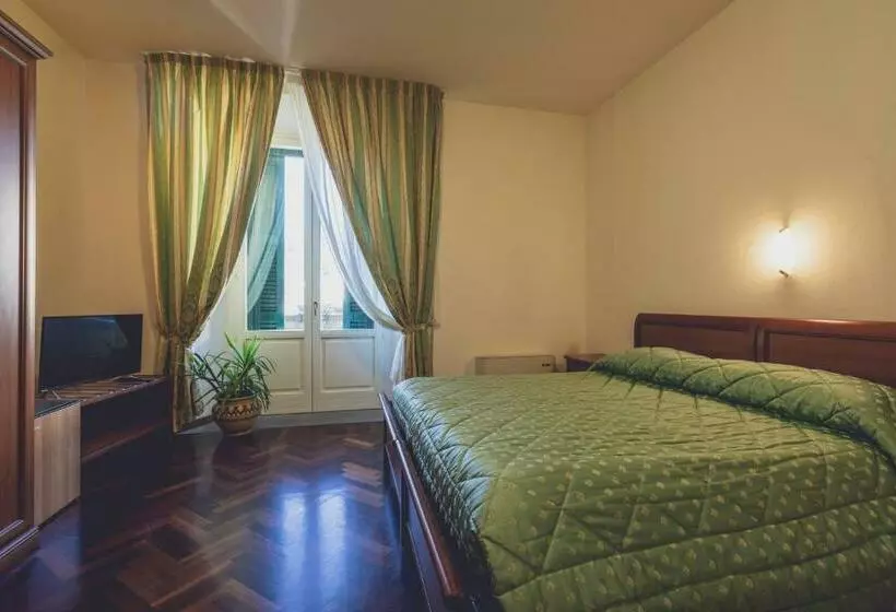 Hotelli Albergo Ristorante Pasqui