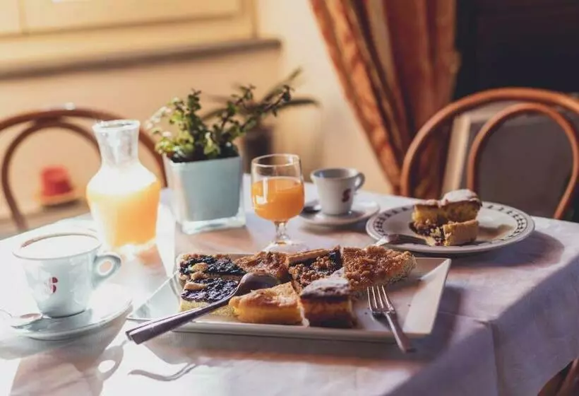 Hotelli Albergo Ristorante Pasqui